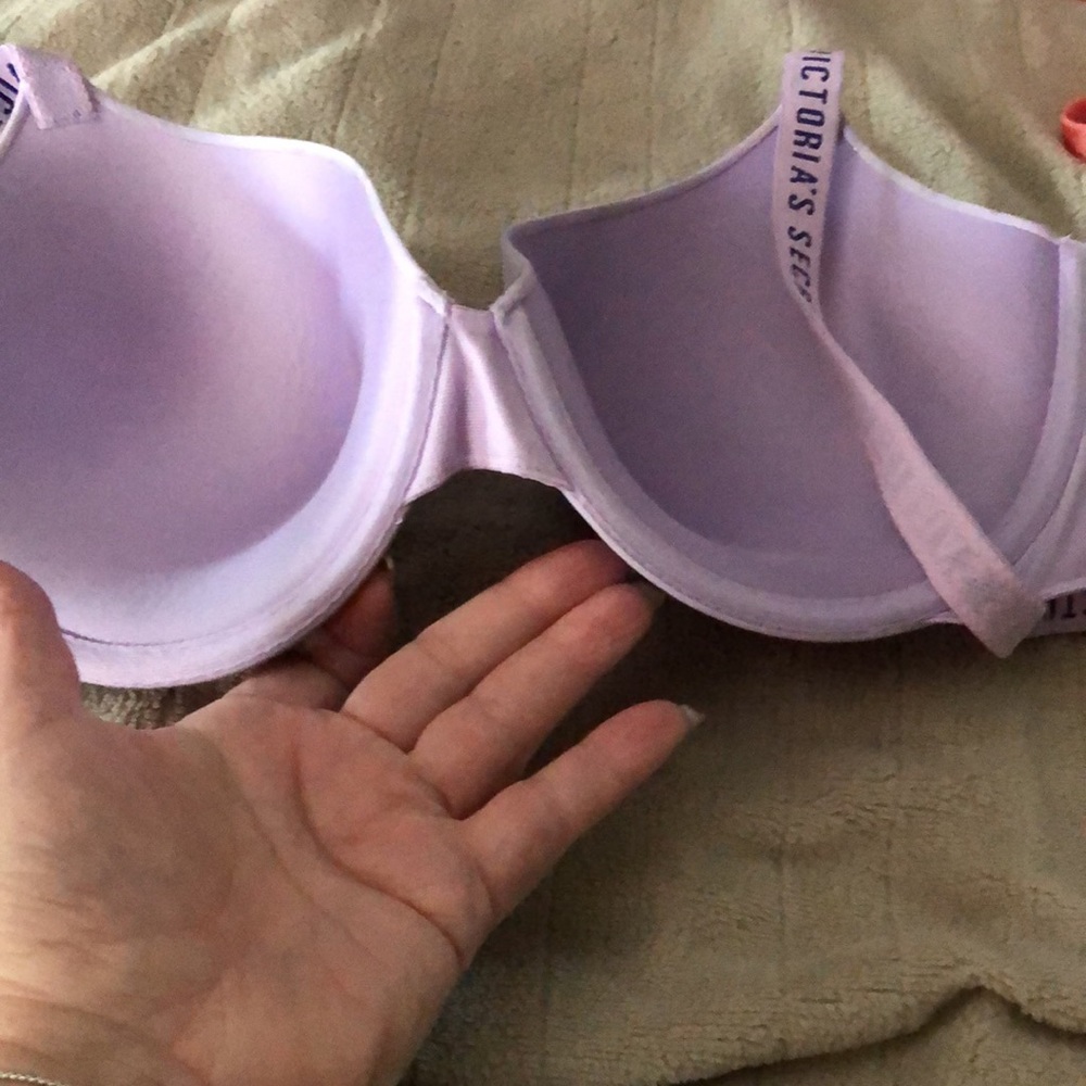 Victoria Secret Bra - Picture 3 of 5